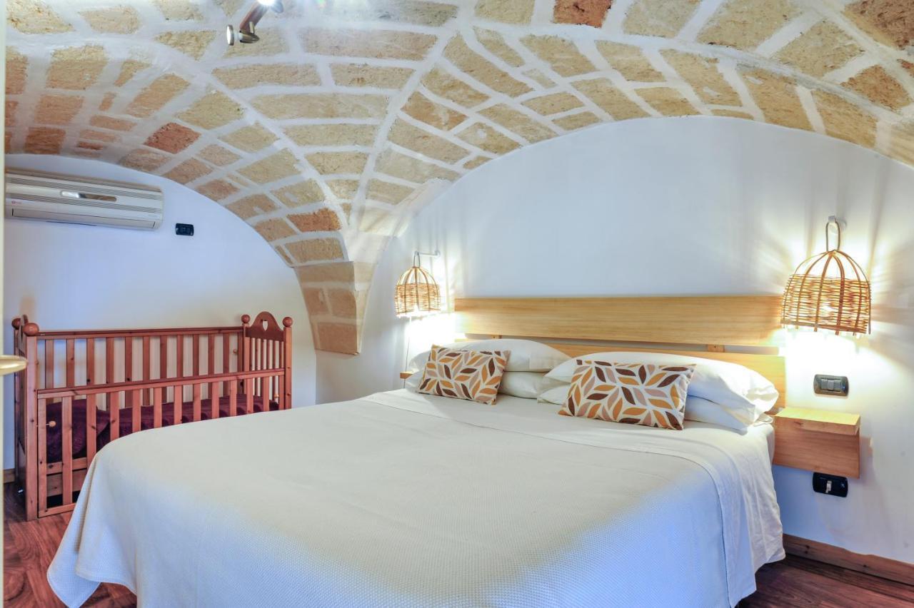 Castriota19 - Jacuzzi Room & Apartment Sit Lecce Exterior photo
