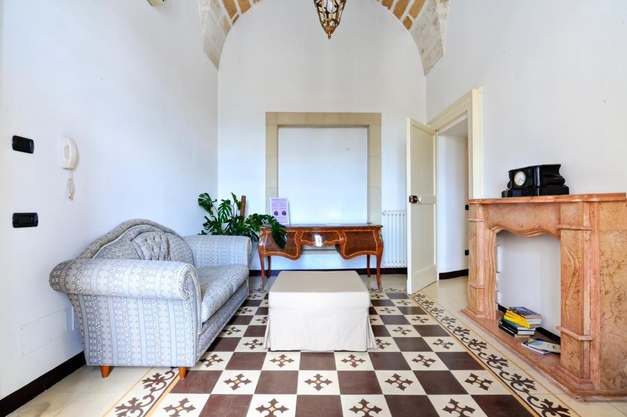 Castriota19 - Jacuzzi Room & Apartment Sit Lecce Exterior photo